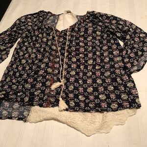 UMGEE XL BELL SLEEVE, LACY , COLOURFUL BLOUSE, TASSELS, NEW OR LIKE NEW